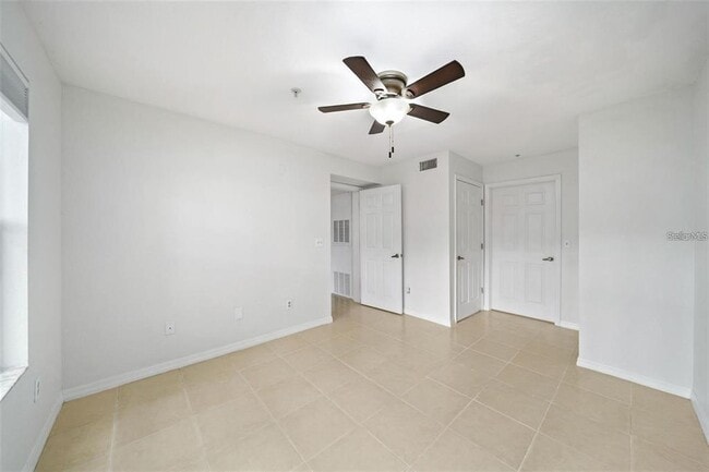 Building Photo - 823 Camargo Way
