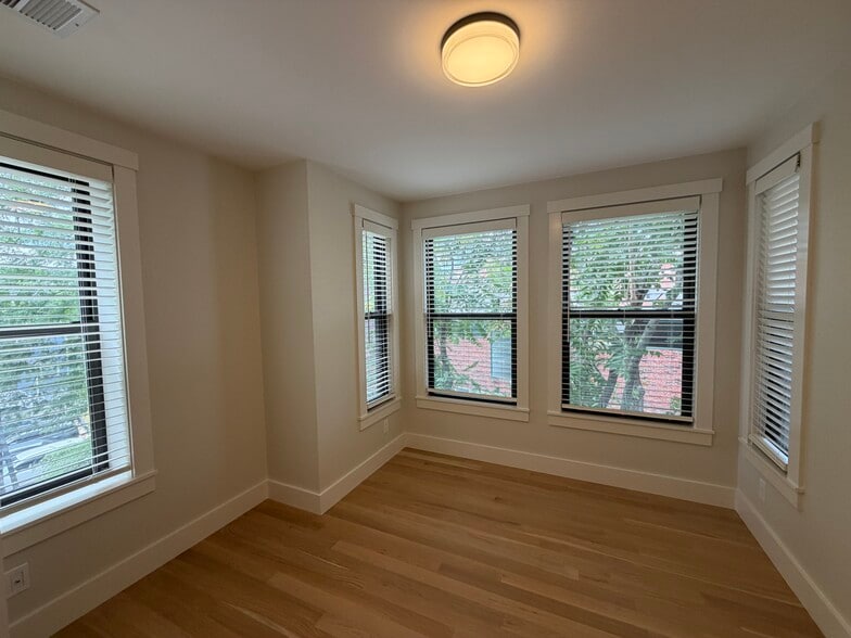 Building Photo - 59 Longwood Ave