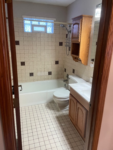 Building Photo - 201 91st Ave NE