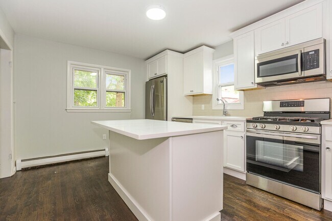 Building Photo - 140 Nash St