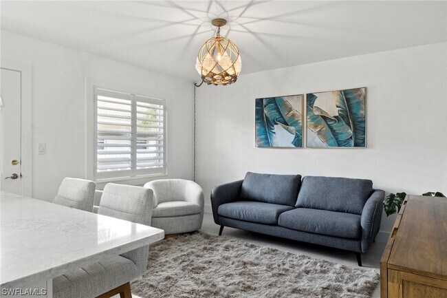 Building Photo - 980 7th Ave S