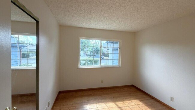 Building Photo - 3919 Almondwood Ct