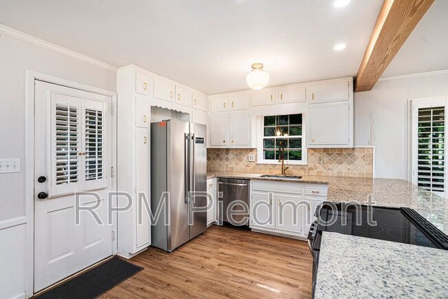 Building Photo - 175 Wavetree Dr