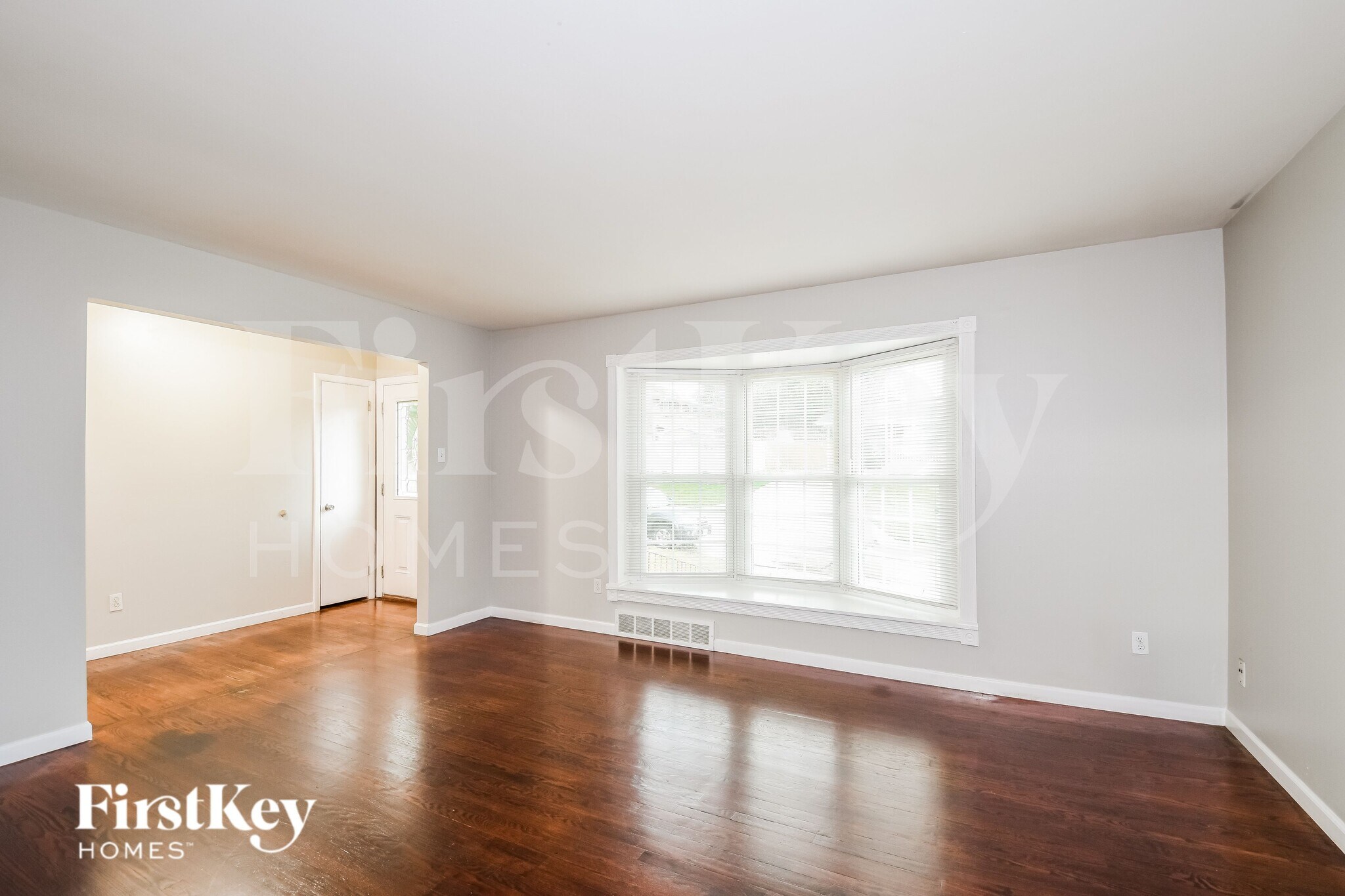 Building Photo - 3915 Rodapa Dr