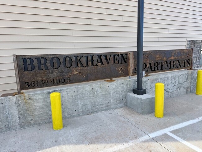 Building Photo - 361 W 400 S