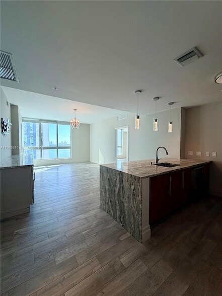 Building Photo - 300 S Biscayne Blvd