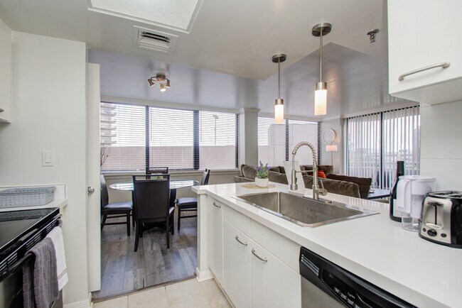 Building Photo - 3525 Sage Rd