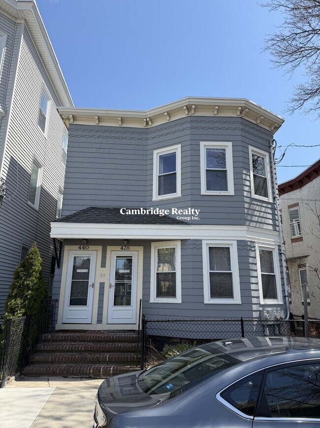 Building Photo - 440 Windsor St