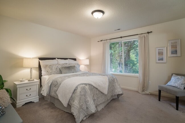 Building Photo - 4920 SW Slavin Rd