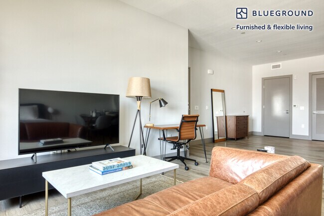Building Photo - 5100 Wilshire Blvd