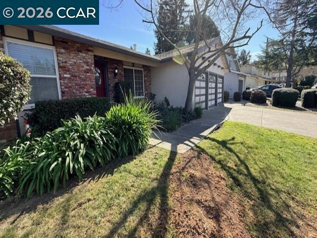 Building Photo - 2321 Talavera Dr