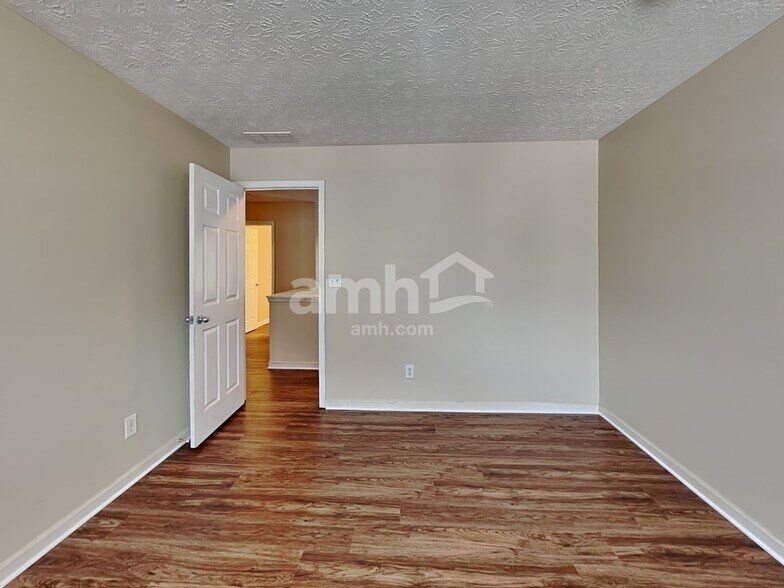 Building Photo - 1474 Queenie Smith Rd NE