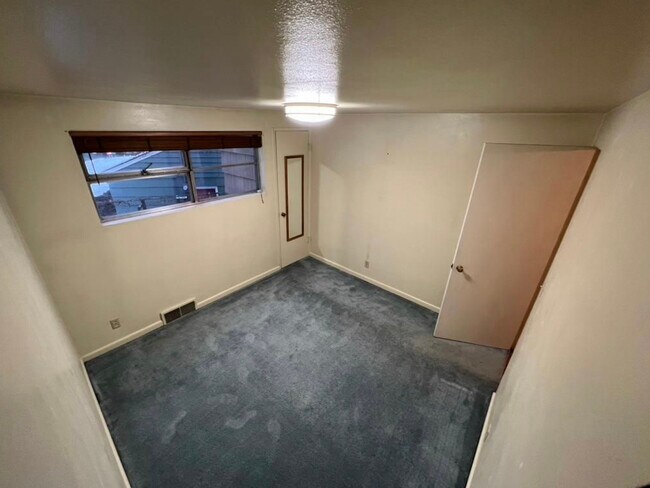 Building Photo - 14517 Sunnyside Ave N