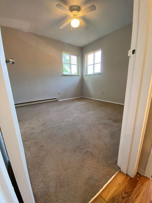 Building Photo - 558 Lowell Ave