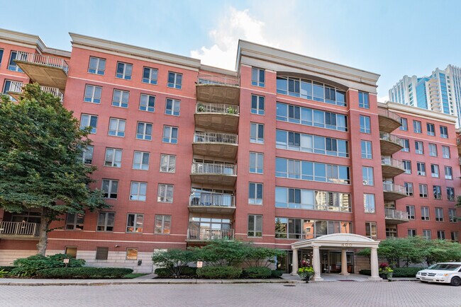 Building Photo - 400 N Clinton,-307