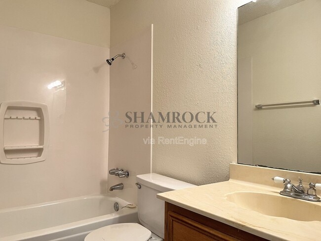 Building Photo - 214 Kettler Dr