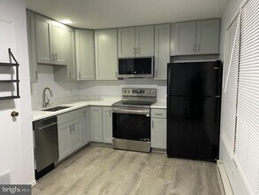 Building Photo - 216 Cameron St