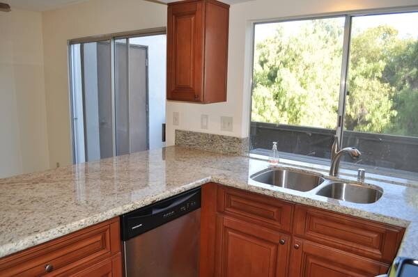 Building Photo - 8085 Caminito de Pizza