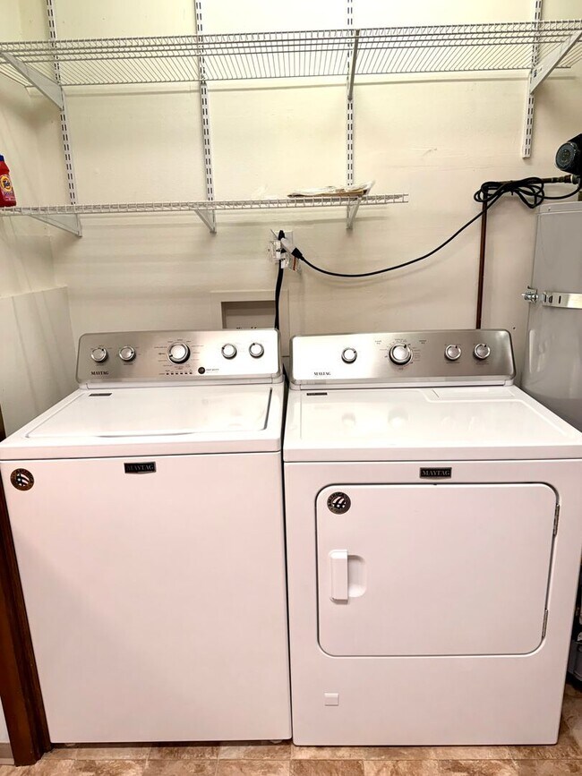 Building Photo - Cozy & Private Fircrest Unit with Garden Space