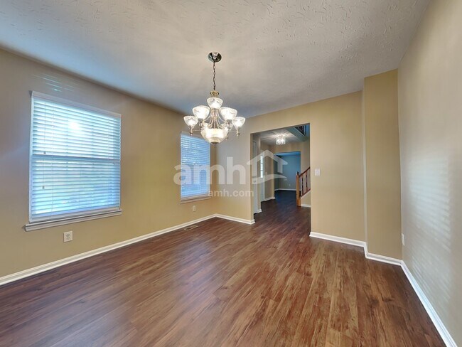 Building Photo - 1889 Bridle Path