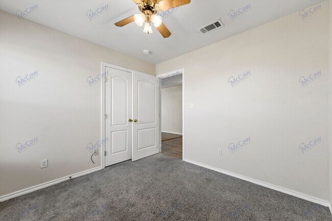 Building Photo - 10275 Aurora Dr