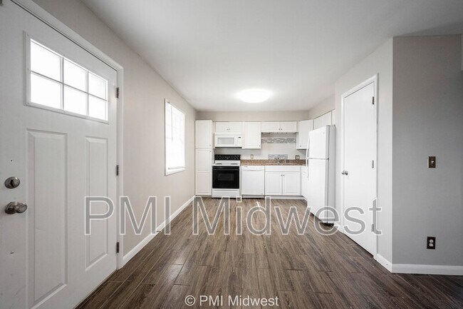 Building Photo - 140 Maple Park Dr