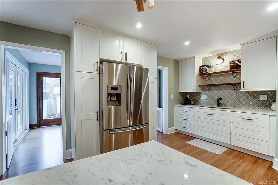 Building Photo - 10700 Forest Dr