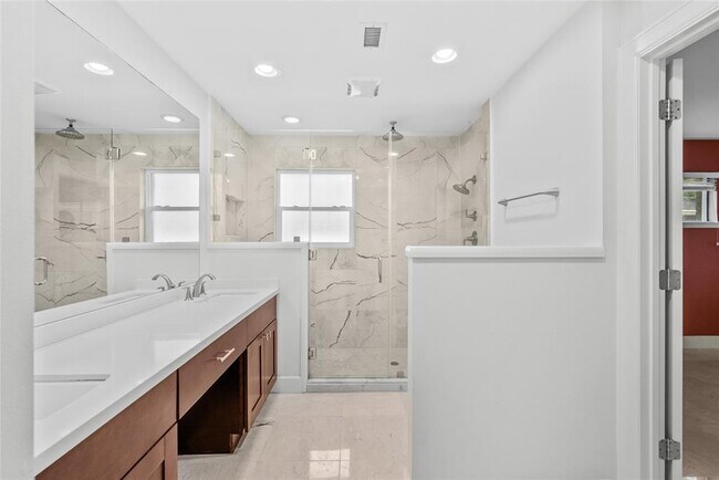 Building Photo - 5322 Rutherglenn Dr