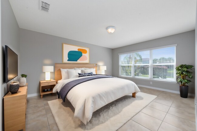 Building Photo - Deluxe Villa Lake view all Tile. 3 Bedrooms+2 Baths
