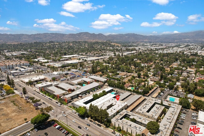 Building Photo - 21219 Roscoe Blvd