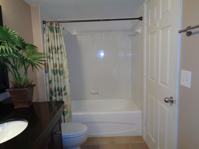 Building Photo - 1650 N 42ND Cir