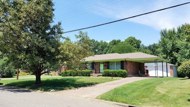 Primary Photo - Great, 3 Bedrooms, 1.5 Baths, Brick Ranch ...