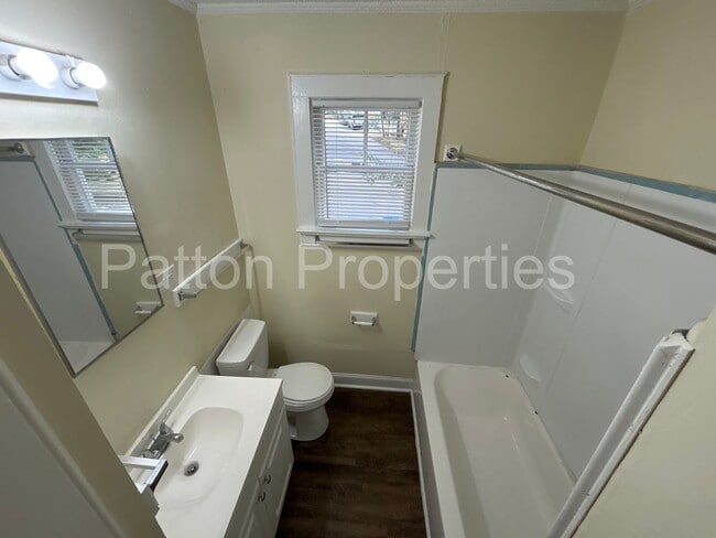 Building Photo - 1401 Kinderway &amp; 4300-4302 Wentworth - Inside CoC - R09214-07-01