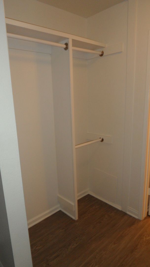 Building Photo - 172 Streamwood