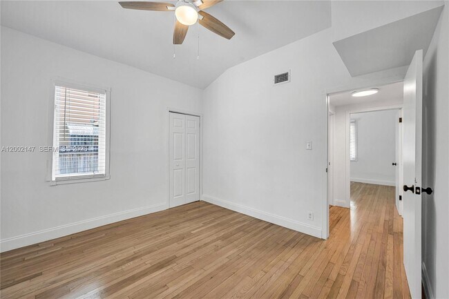 Building Photo - 429 NE 73rd St