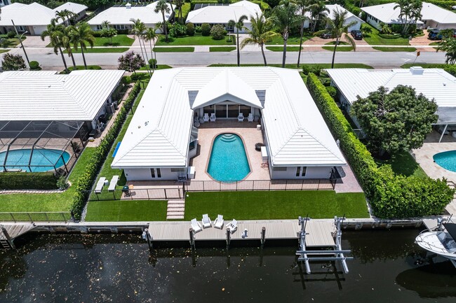 Building Photo - 1332 Tamarind Way