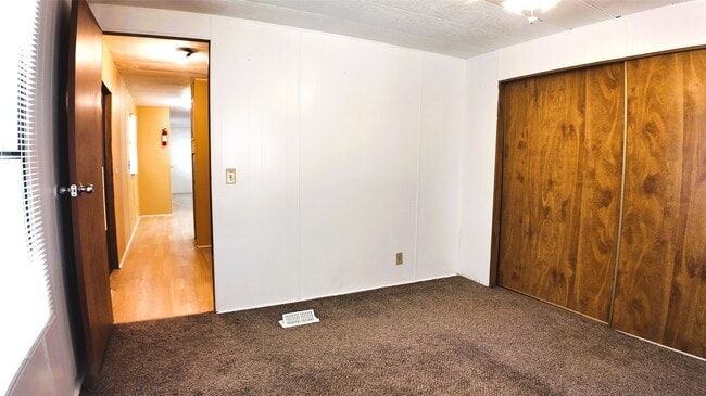 Building Photo - 251 Oakdale Dr