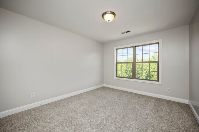 Building Photo - 393 Hays Blvd