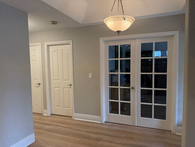 Building Photo - Spacious NW 2 story home locate in The Lakes available soon!