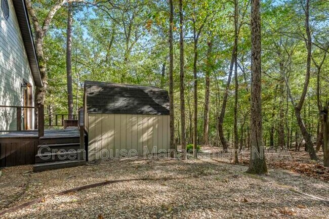 Building Photo - 8984 Falls Hollow Rd