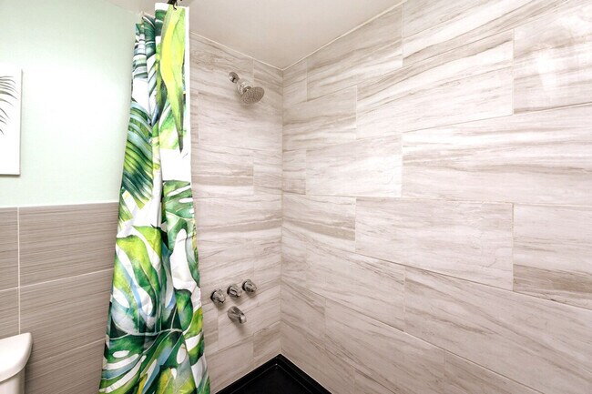 Building Photo - 4000 Gulf Terrace Dr