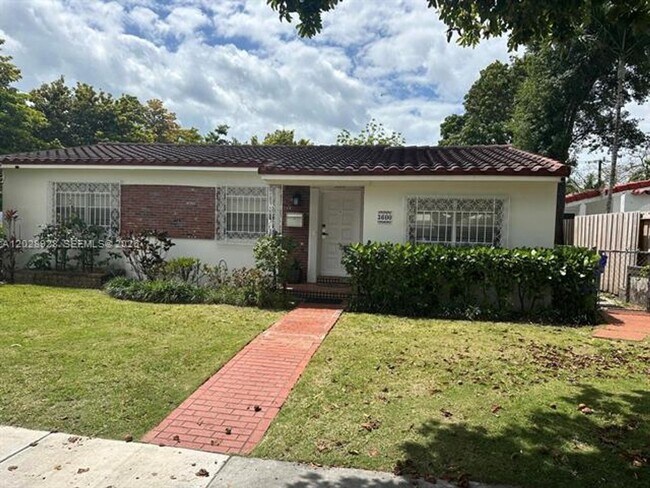 Building Photo - 3600 SW 26th St