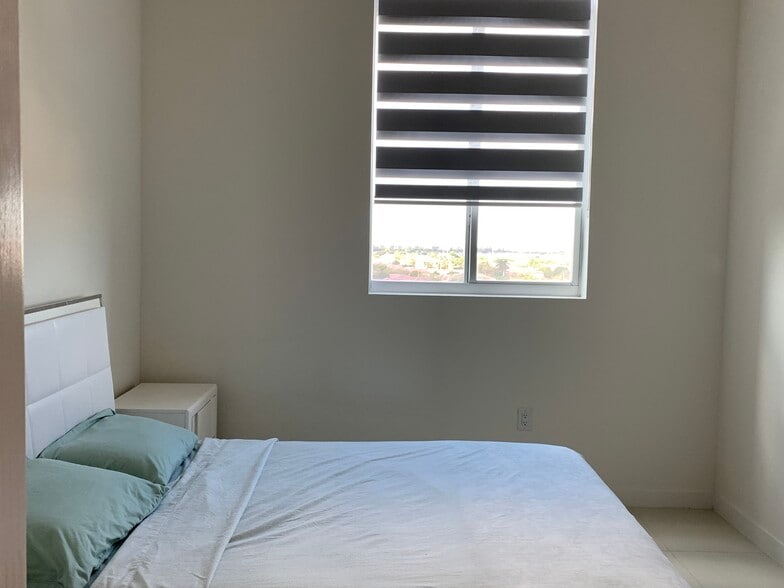 Building Photo - 7875 NW 107th Ave