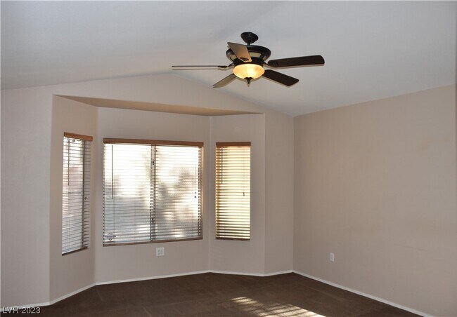 Building Photo - 2129 High Mesa Dr