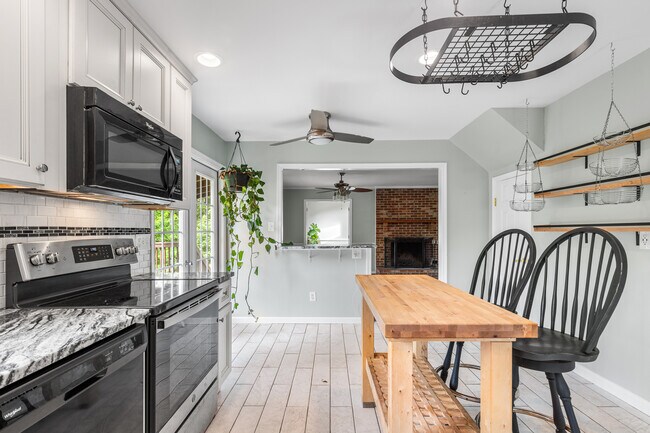 Building Photo - 1114 Collingwood Dr