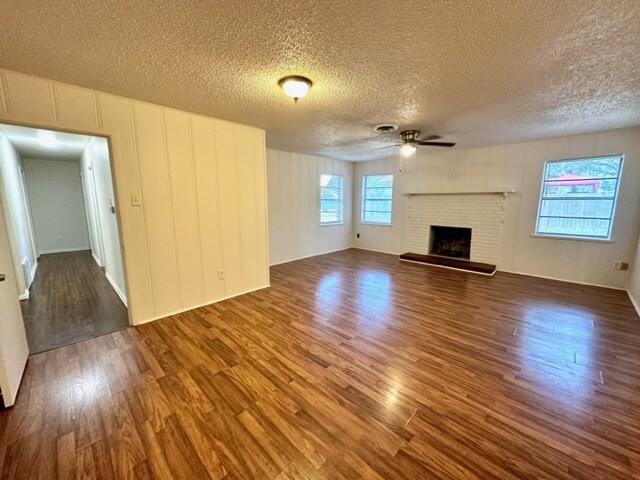Building Photo - 1400 Royal Oaks Dr