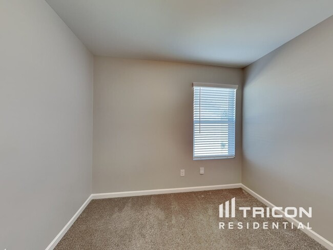 Building Photo - 426 Contentment Dr