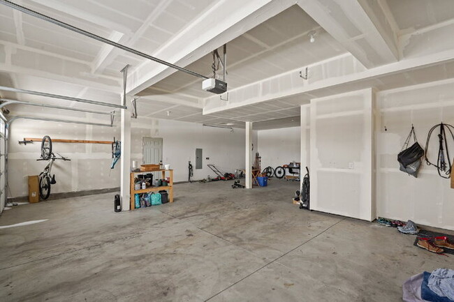 Building Photo - Modern Comfort Meets Mountain Beauty – 4-B...