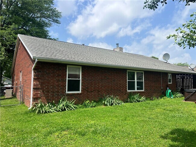 Building Photo - 2009 S 11th St