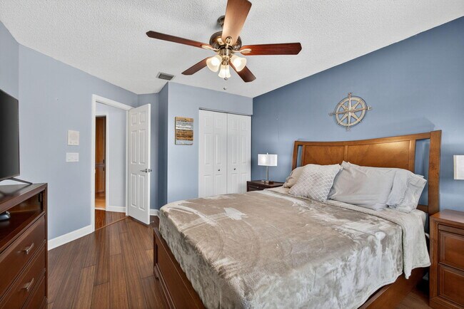 Building Photo - 3738 Old Lighthouse Cir
